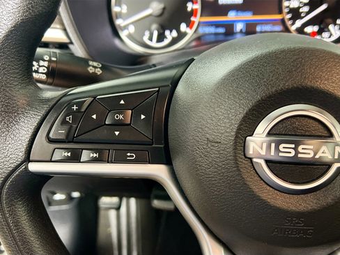 Used 2024 Nissan Altima 2.5 SV image 18