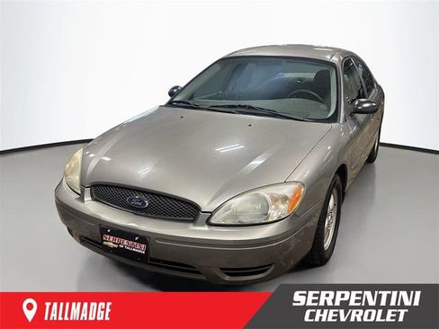 Used 2004 Ford Taurus SE FWD image 1
