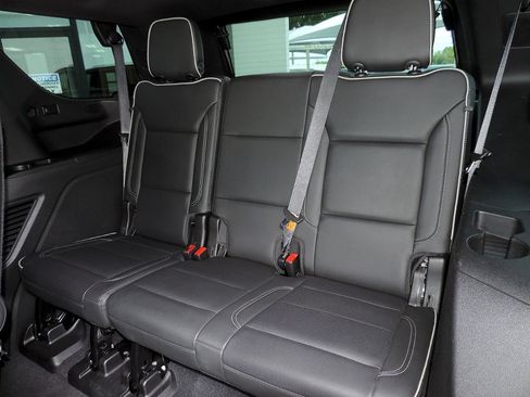Used 2021 GMC Yukon SLT w/ SLT Luxury Plus Package RWD image 16