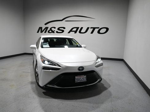 Used 2022 Toyota Mirai XLE w/ Advanced Technology Package image 3