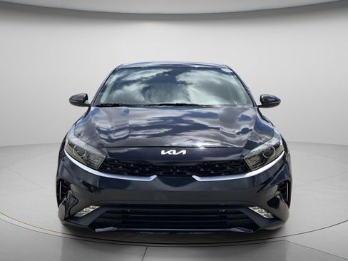 Used 2024 Kia Forte LXS w/ LXS Technology Package FWD image 5