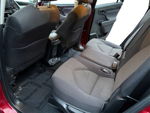 Used 2022 Toyota Highlander LE image 10