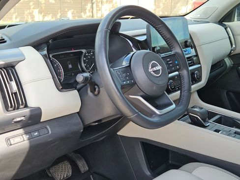 Used 2022 Nissan Pathfinder SL w/ SL Premium Package image 10