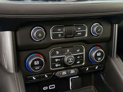 Used 2023 Chevrolet Tahoe Z71 w/ Luxury Package image 20