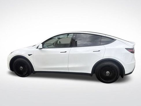 Used 2021 Tesla Model Y Long Range AWD/4WD image 2
