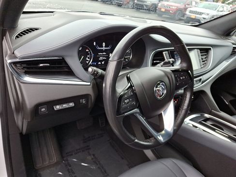 Used 2024 Buick Enclave Premium image 25