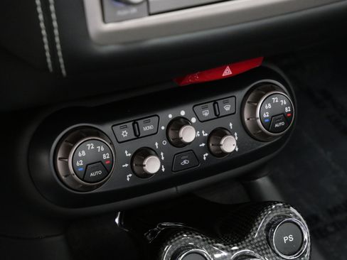 Used 2011 Ferrari California RWD image 34