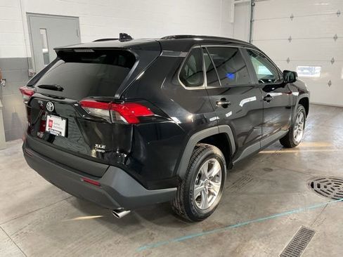 Used 2025 Toyota RAV4 XLE image 6
