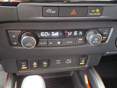 Used 2024 Nissan Frontier PRO-4X w/ Pro Convenience Package AWD/4WD image 15