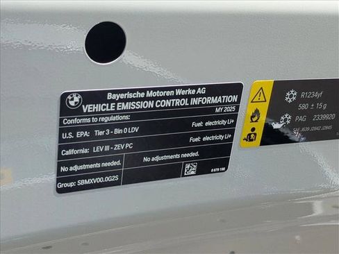 Used 2025 BMW i4 eDrive40 w/ Parking Assistance Package RWD image 27