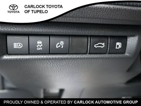 Used 2025 Toyota Camry SE w/ Convenience Package image 19