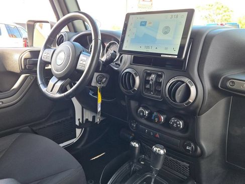 Used 2018 Jeep Wrangler Unlimited Sport S AWD/4WD image 14