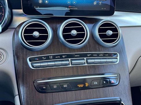 Used 2022 Mercedes-Benz GLC 300 GLC 300 image 35