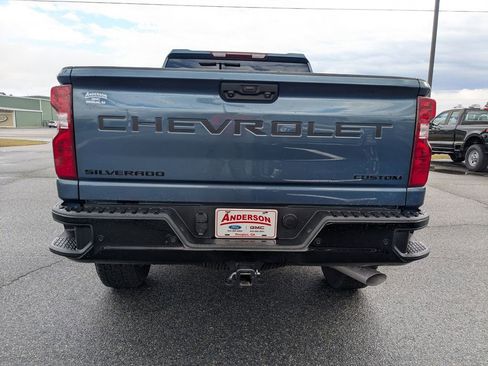 Used 2025 Chevrolet Silverado 2500 Custom w/ Custom Value Package image 5