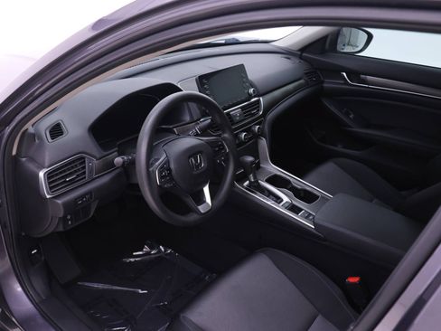 Certified 2019 Honda Accord LX image 3