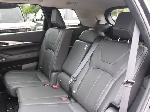 Certified 2025 INFINITI QX60 Luxe image 25