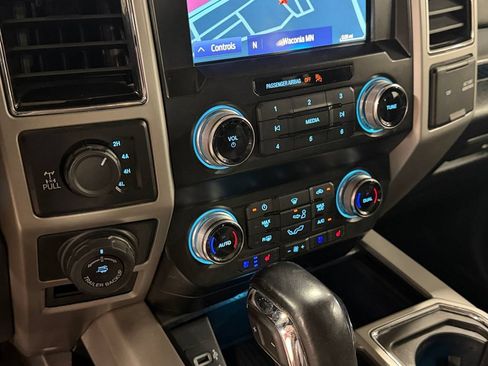 Used 2020 Ford F150 Lariat w/ Equipment Group 502A Luxury AWD/4WD image 31