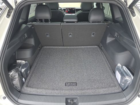 New 2026 Volkswagen Tiguan SE R-Line image 15