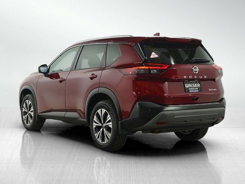 Used 2021 Nissan Rogue SV w/ Premium Package image 3
