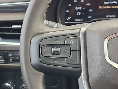 Used 2024 GMC Yukon XL SLT image 19