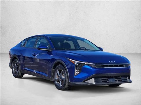 Used 2025 Kia K4 FWD image 3