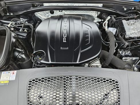 Used 2021 Porsche Macan AWD/4WD image 22