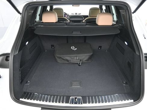 Certified 2024 Porsche Cayenne AWD/4WD image 26