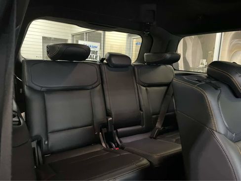 Used 2025 Ford Expedition Tremor AWD/4WD image 44