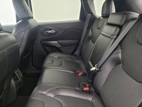 Used 2019 Jeep Cherokee Limited w/ Technology Group image 18