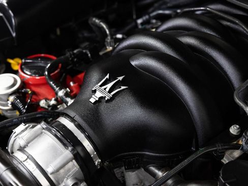 Used 2018 Maserati GranTurismo Sport RWD image 28