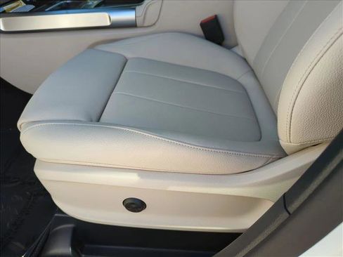 New 2026 Mercedes-Benz GLB 250 image 4