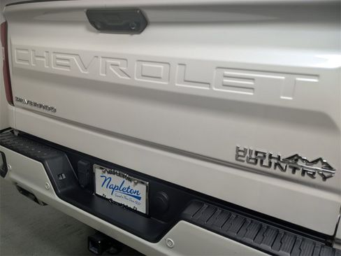 Used 2022 Chevrolet Silverado 1500 High Country image 8