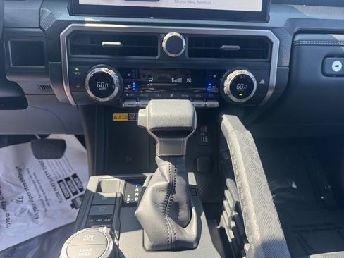 Used 2025 Toyota 4Runner Limited AWD/4WD image 11