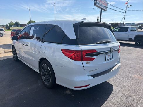 Used 2024 Honda Odyssey Elite image 3