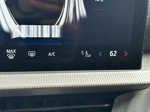 Used 2025 Ford Explorer ST-Line w/ ST-Line Street Pack image 31