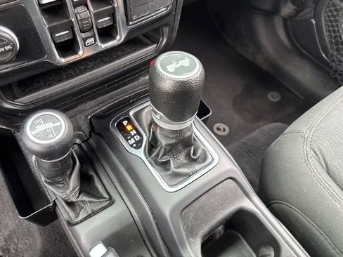 Used 2021 Jeep Wrangler Unlimited Sport image 24