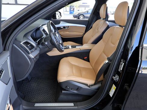 Used 2018 Volvo XC90 T5 Momentum w/ Convenience Package AWD/4WD image 13