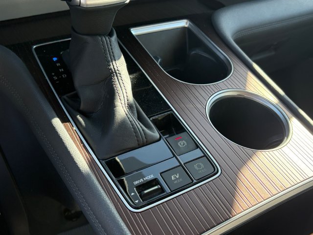 Certified 2022 Toyota Sienna XLE FWD image 23