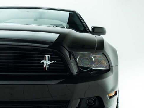 Used 2013 Ford Mustang GT Premium image 7