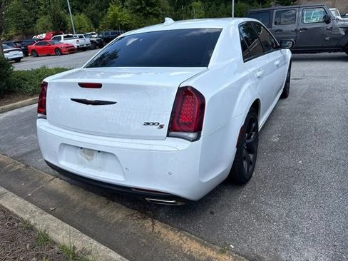 Used 2022 Chrysler 300 S RWD image 3