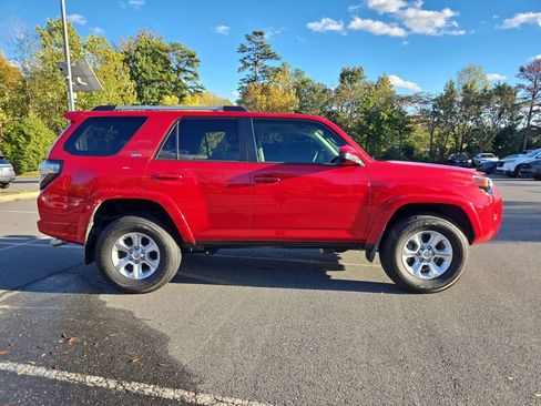 Used 2020 Toyota 4Runner SR5 image 7