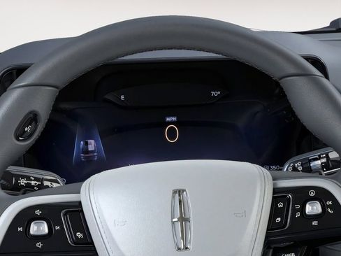 New 2026 Lincoln Aviator 2WD image 13