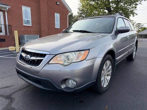 Used 2009 Subaru Outback 2.5i Limited image 2