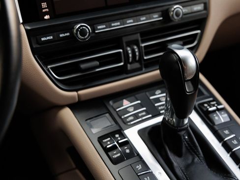 Used 2020 Porsche Macan S AWD/4WD image 21