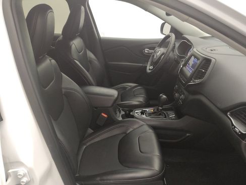 Used 2020 Jeep Cherokee Latitude Plus FWD image 21