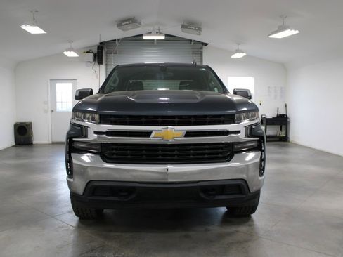 Used 2020 Chevrolet Silverado 1500 LT AWD/4WD image 3