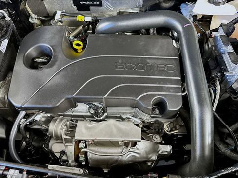 Used 2025 Chevrolet Equinox RS w/ Safety and Technology Package FWD image 8