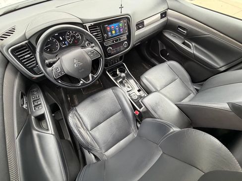 Used 2019 Mitsubishi Outlander AWD image 8