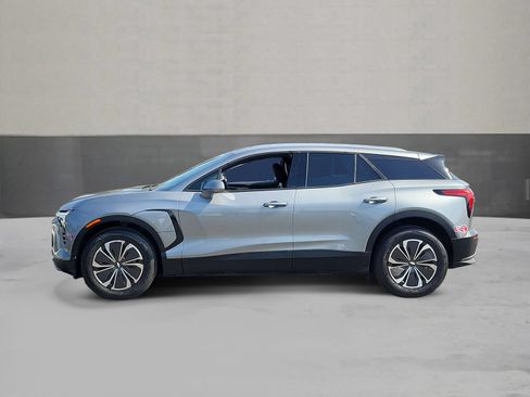 Used 2024 Chevrolet Blazer EV LT AWD/4WD image 3
