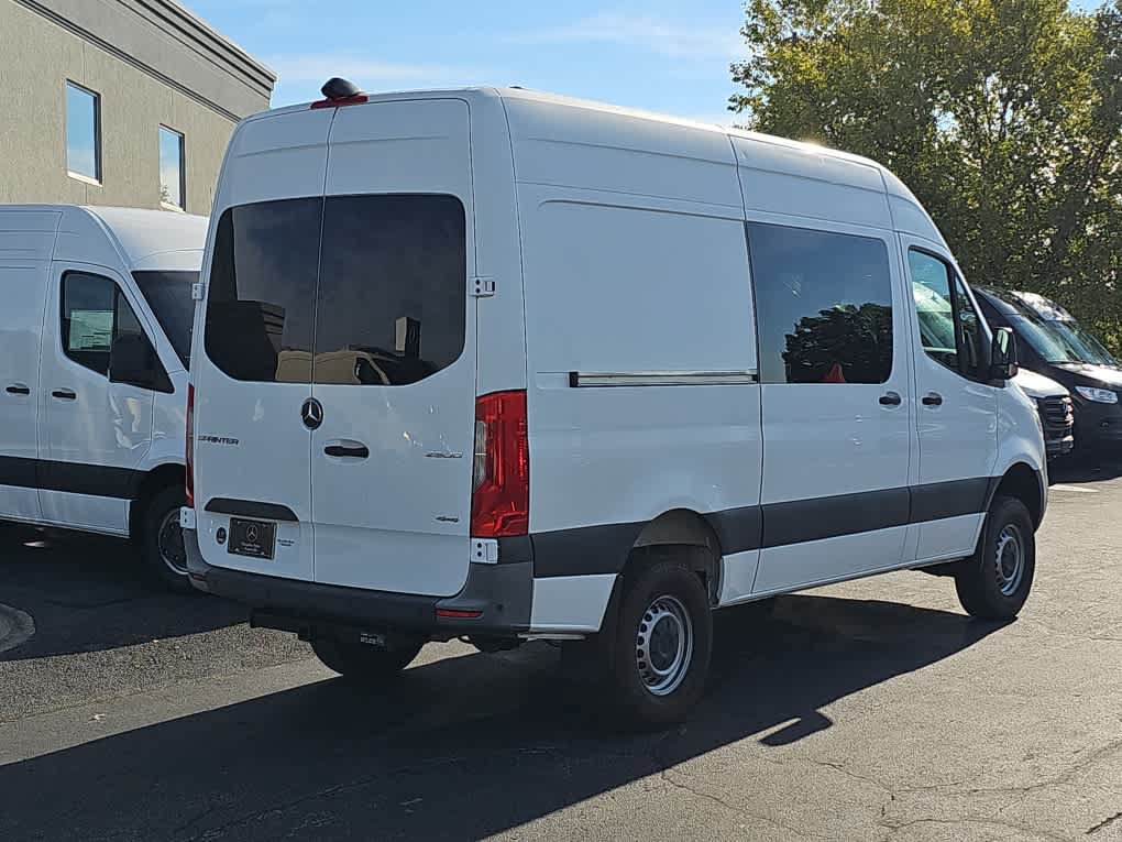 Used 2021 Mercedes-Benz Sprinter 2500 image 3